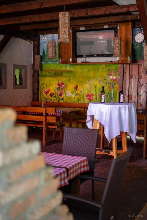 Hotel Gostilna Logar Hotemaze Exterior foto