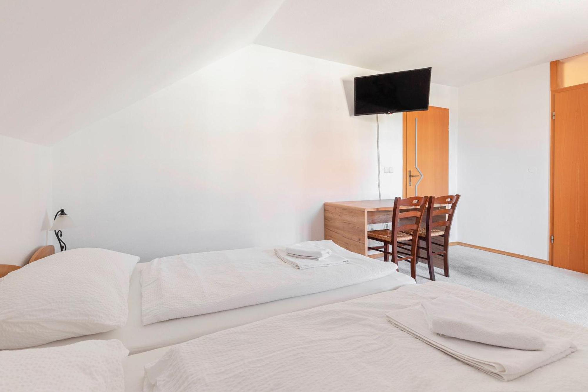 Hotel Gostilna Logar Hotemaze Exterior foto